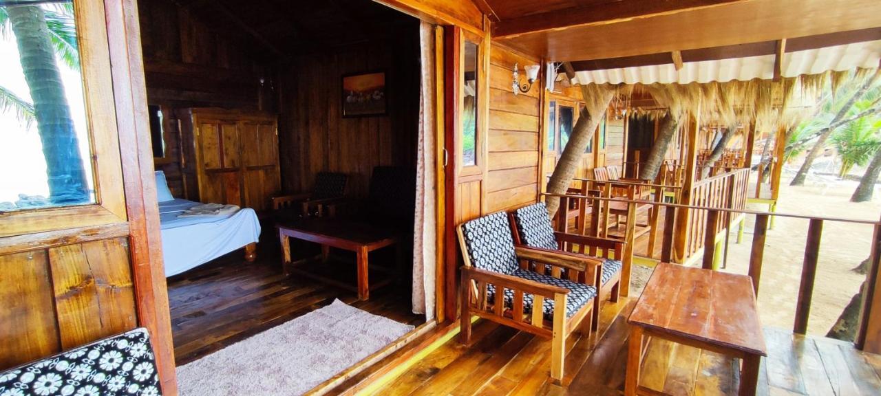 Resort Sea Front Cottages Little Khola