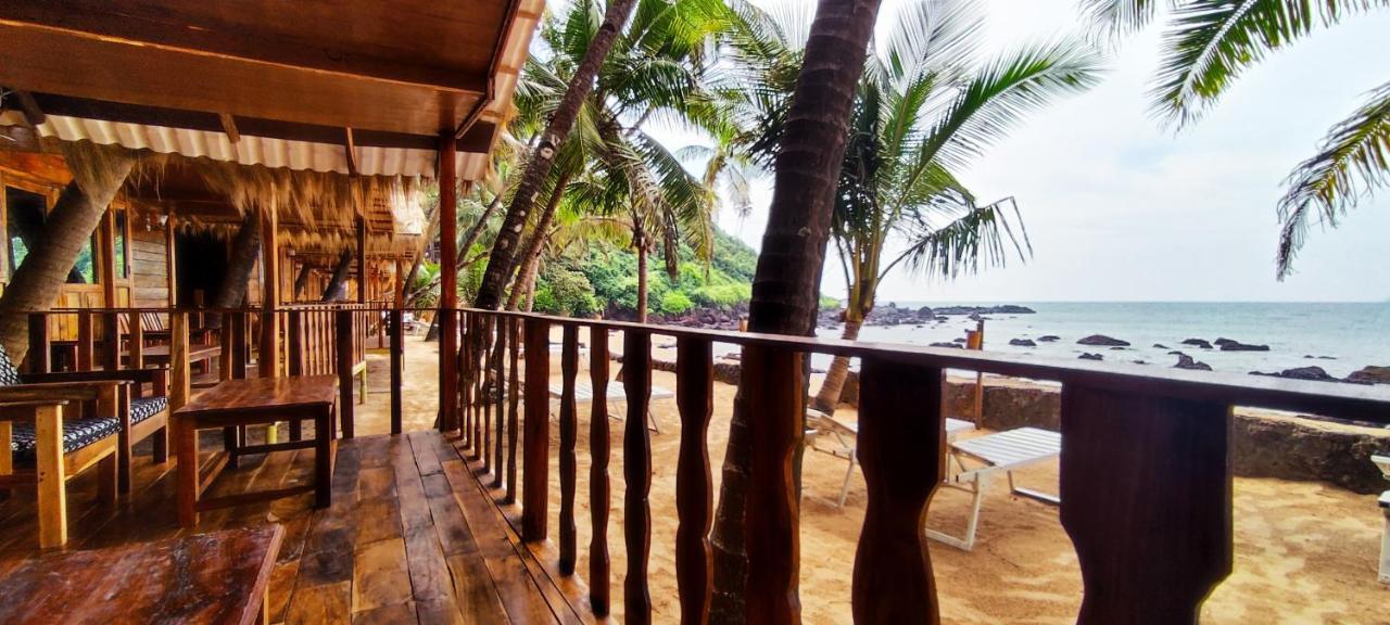 Resort Sea Front Cottages Little Khola
