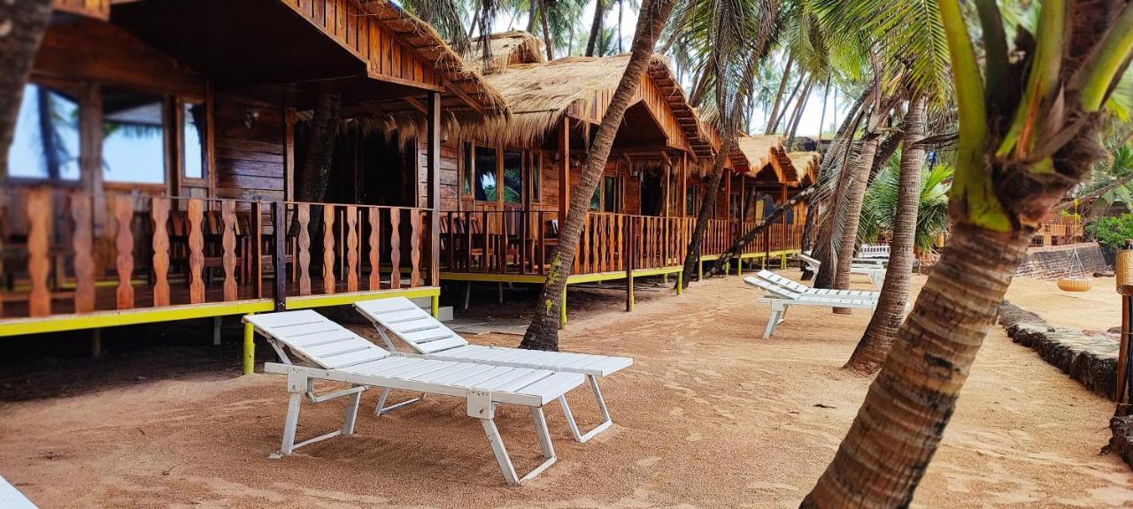 Sea Front Cottages Little Khola *
